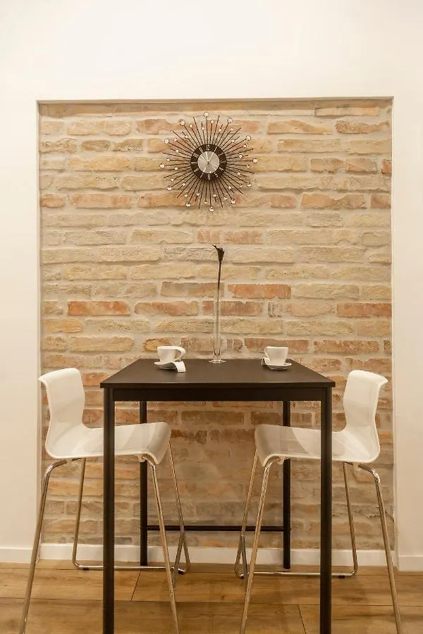 Stylish Luxury Apartment By Anna Будапешт