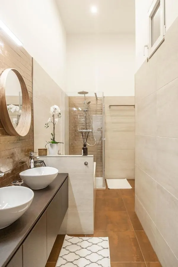 Stylish Luxury Apartment By Anna Budapest