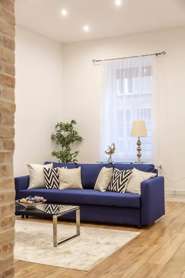 Stylish Luxury Apartment By Anna Budapest 0*,