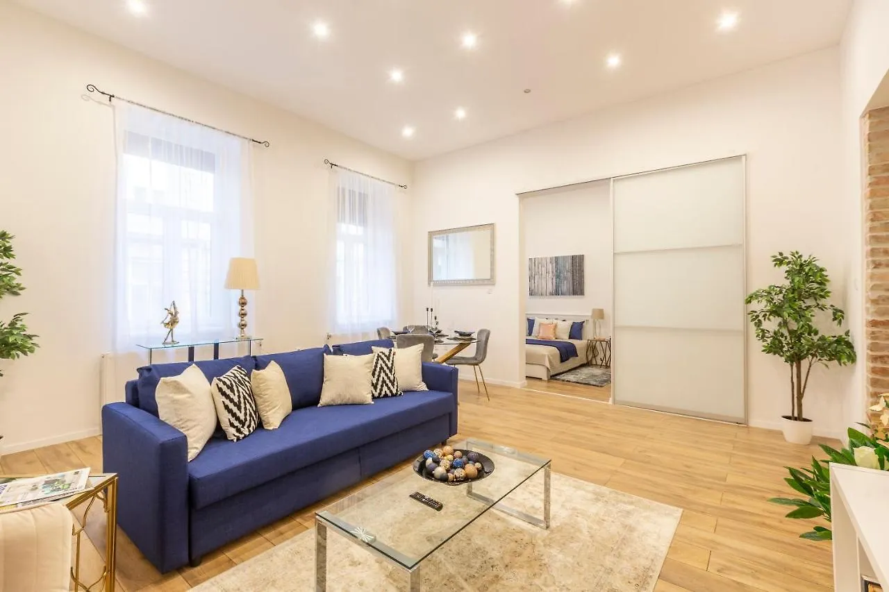 Stylish Luxury Apartment By Anna Budapest Ungarn