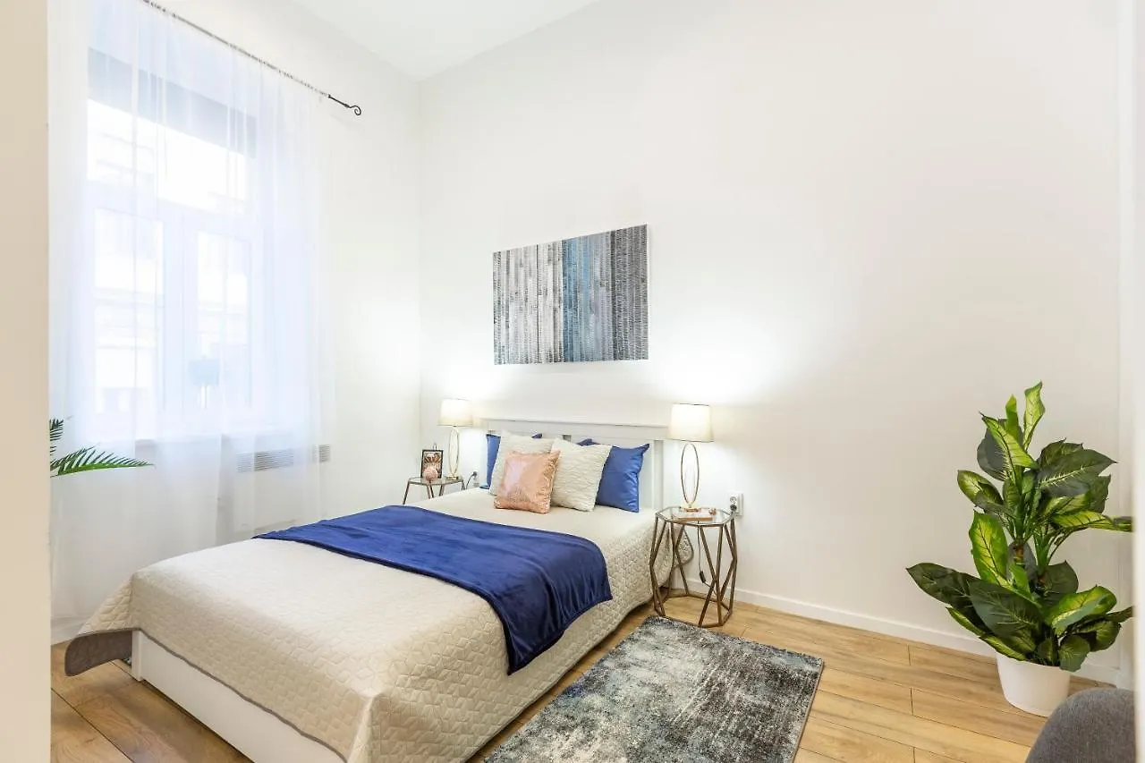 Stylish Luxury Apartment By Anna Budapest 0*,